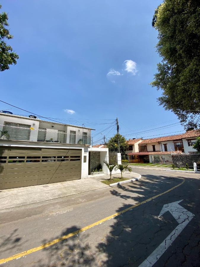 Cal Bed & Breakfast โบโกตา ภายนอก รูปภาพ