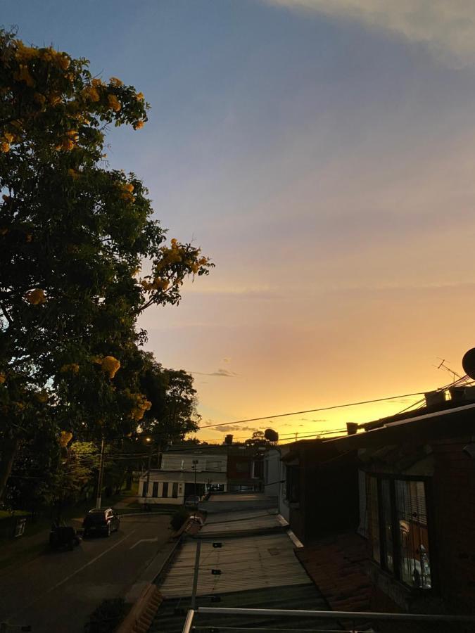 Cal Bed & Breakfast โบโกตา ภายนอก รูปภาพ